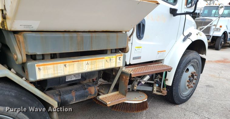 image for item EZ9207 2007 Freightliner M2 106  street sweeper truck