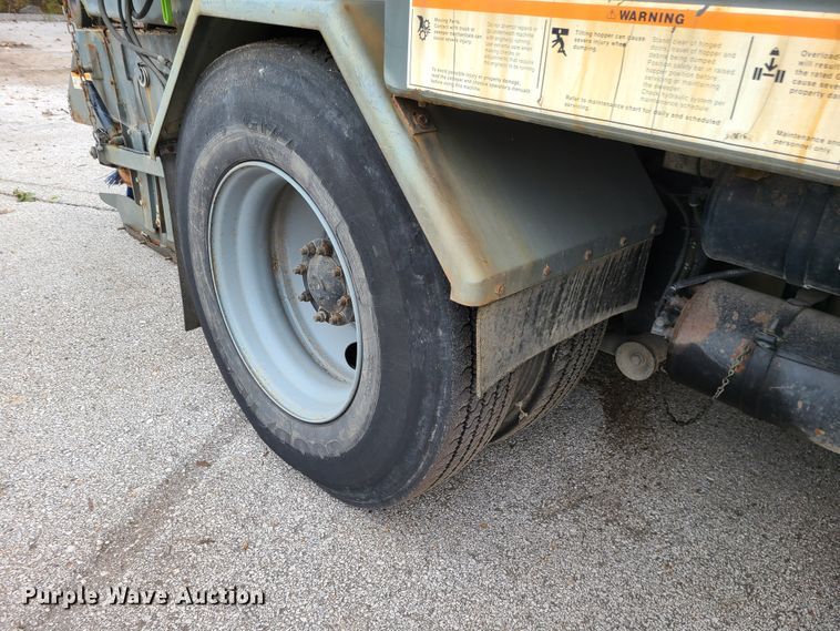 image for item EZ9207 2007 Freightliner M2 106  street sweeper truck