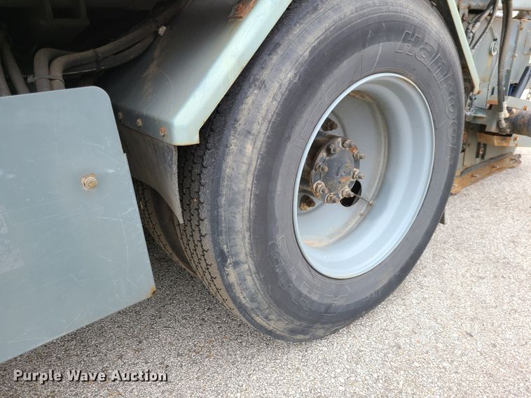 image for item EZ9207 2007 Freightliner M2 106  street sweeper truck