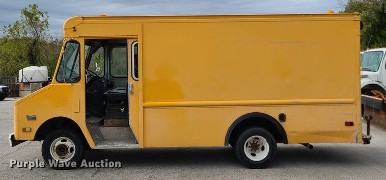 image for item EZ9209 1989 Chevrolet P30  delivery truck