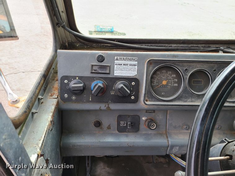 image for item EZ9209 1989 Chevrolet P30  delivery truck