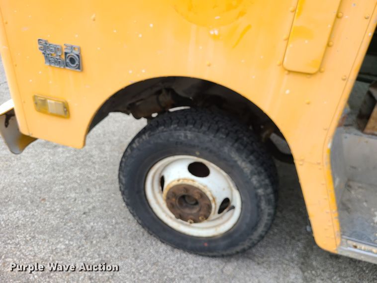 image for item EZ9209 1989 Chevrolet P30  delivery truck