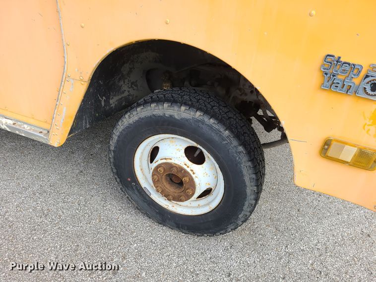 image for item EZ9209 1989 Chevrolet P30  delivery truck