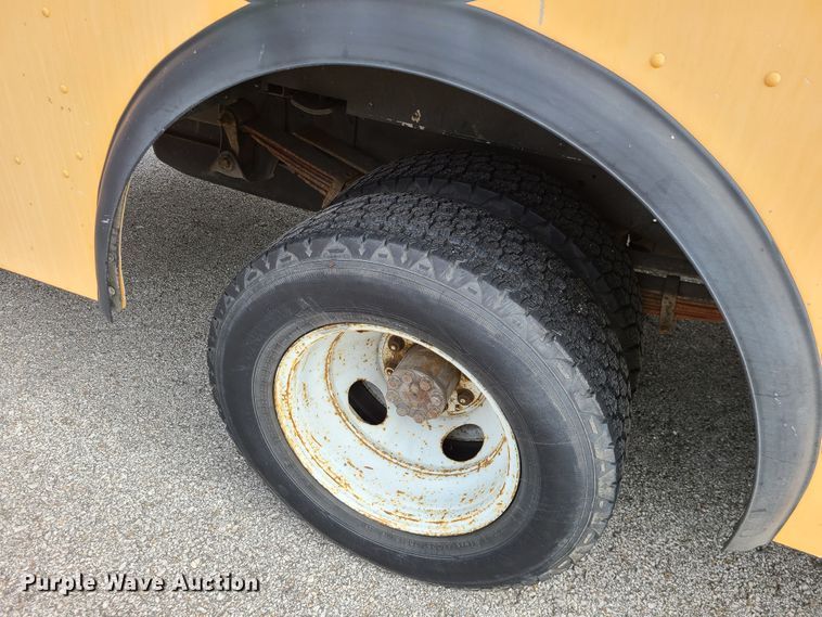 image for item EZ9209 1989 Chevrolet P30  delivery truck