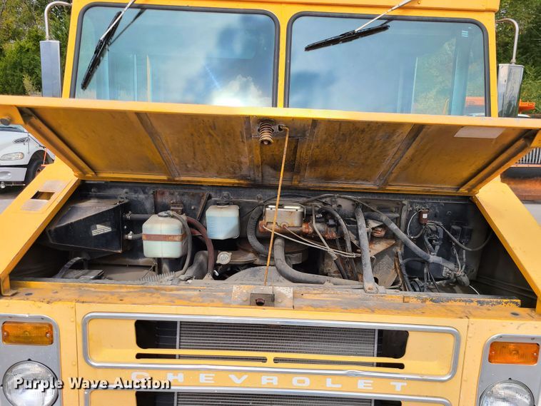 image for item EZ9209 1989 Chevrolet P30  delivery truck