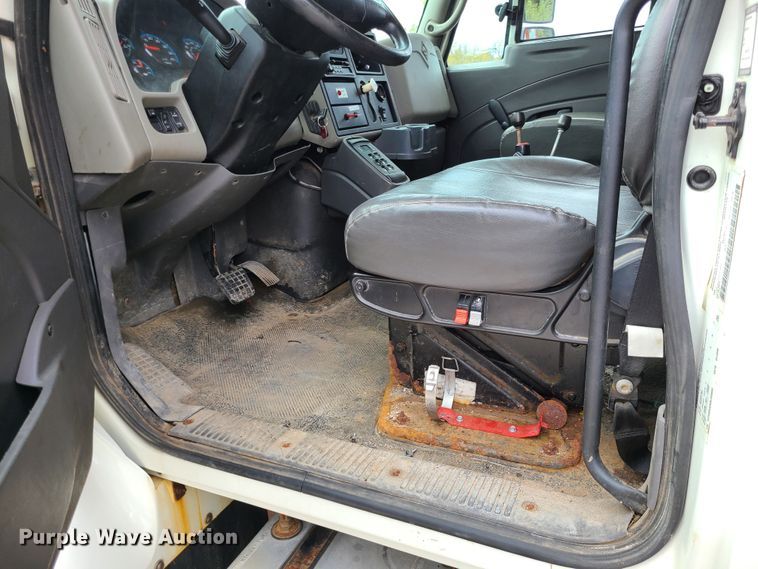 image for item EZ9211 2008 International WorkStar 7400  dump truck