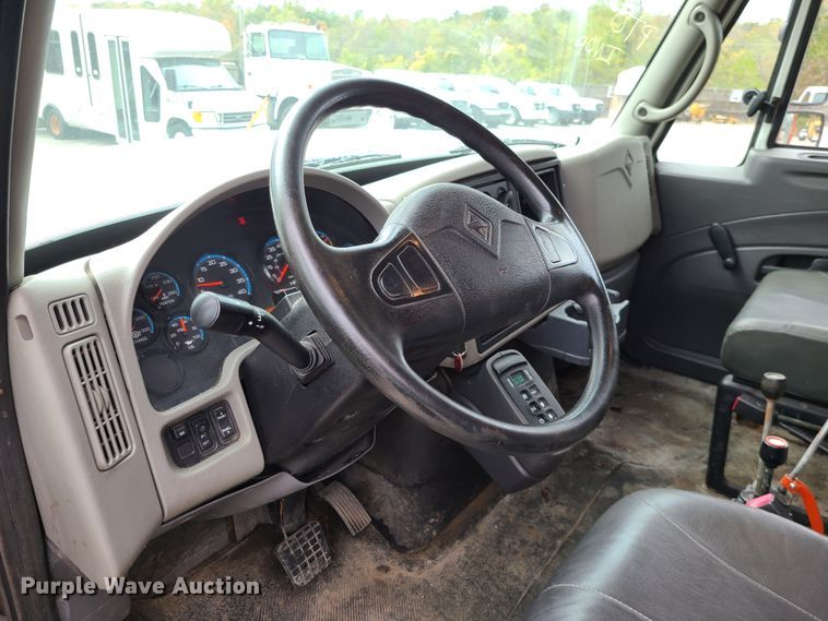 image for item EZ9211 2008 International WorkStar 7400  dump truck