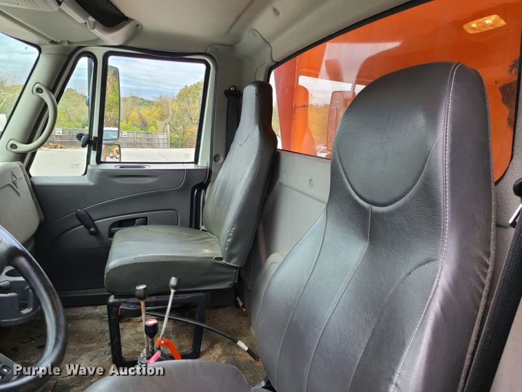 image for item EZ9211 2008 International WorkStar 7400  dump truck