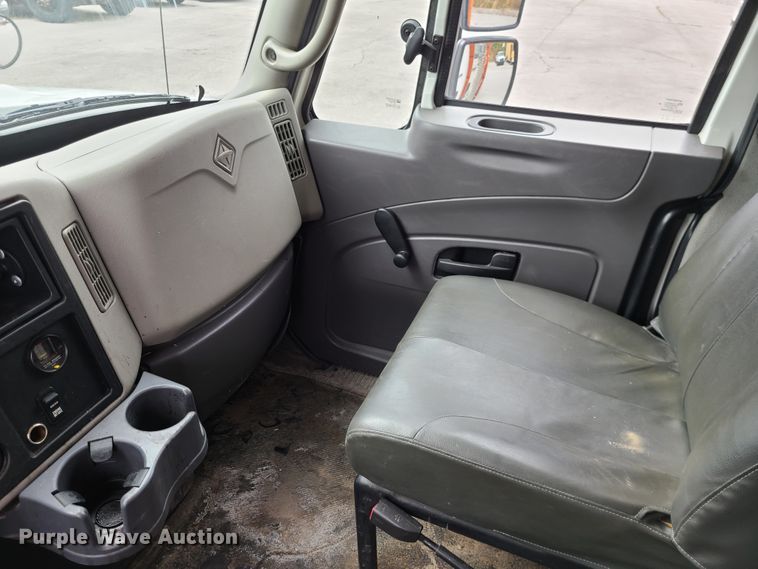 image for item EZ9211 2008 International WorkStar 7400  dump truck