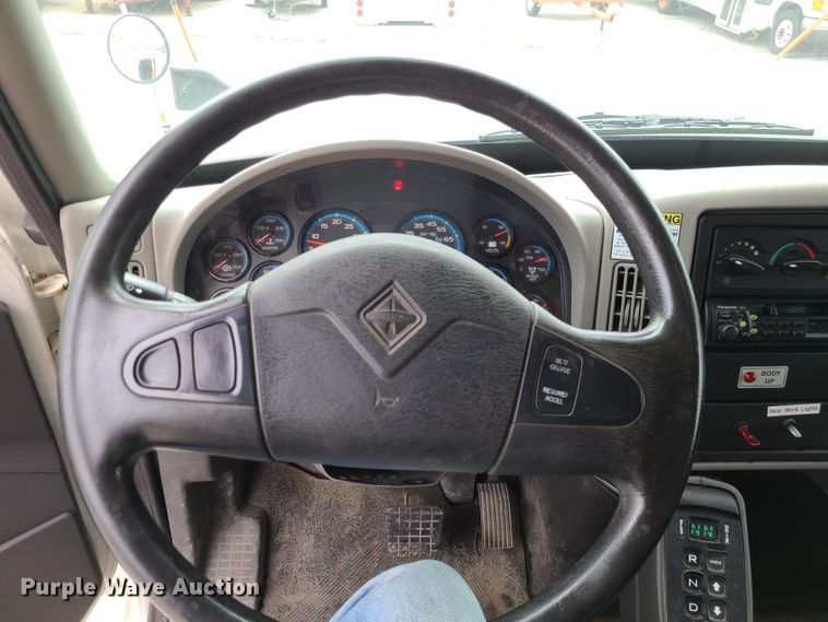 image for item EZ9211 2008 International WorkStar 7400  dump truck