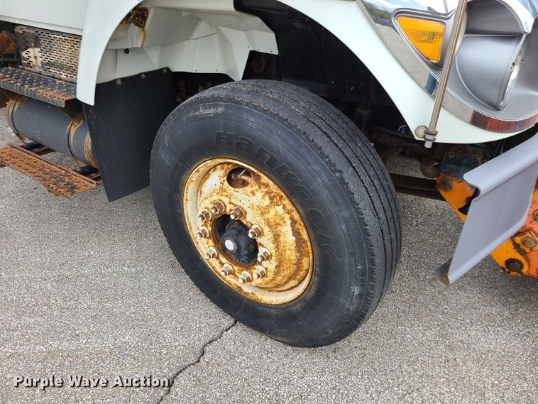 image for item EZ9211 2008 International WorkStar 7400  dump truck