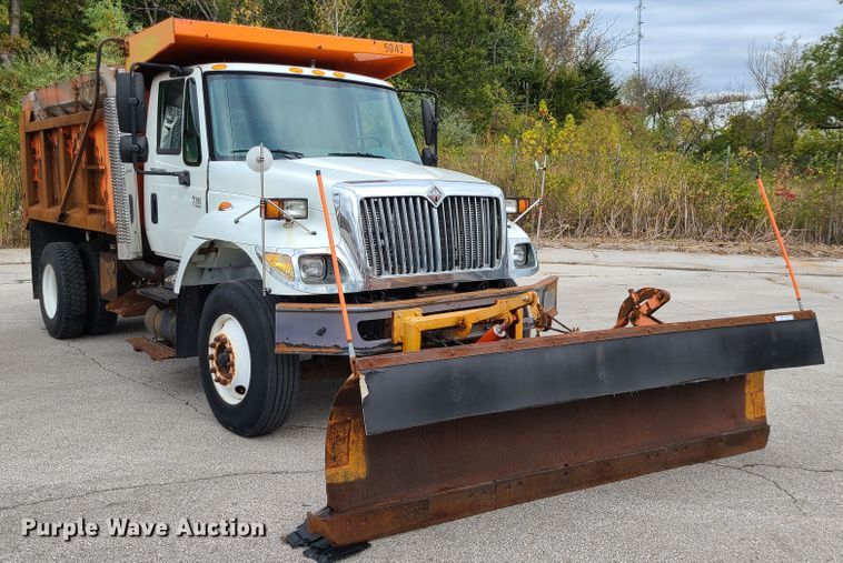 image for item EZ9212 2006 International 7300  dump truck