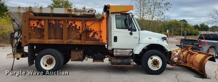 image for item EZ9212 2006 International 7300  dump truck