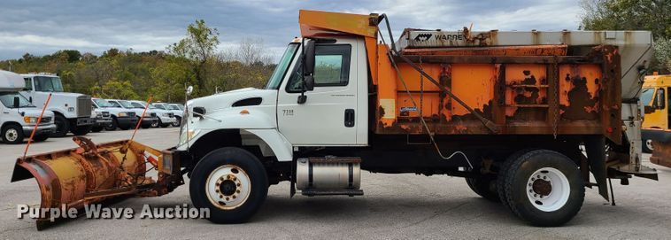 image for item EZ9212 2006 International 7300  dump truck