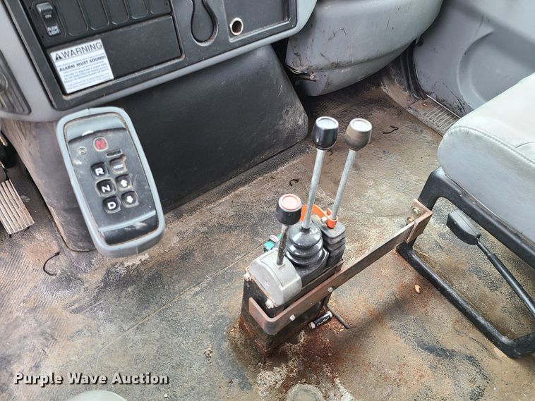 image for item EZ9212 2006 International 7300  dump truck