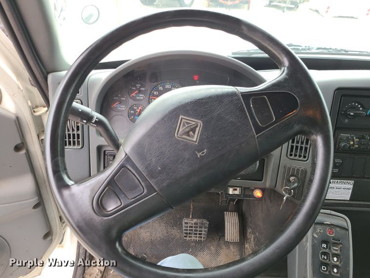 image for item EZ9212 2006 International 7300  dump truck