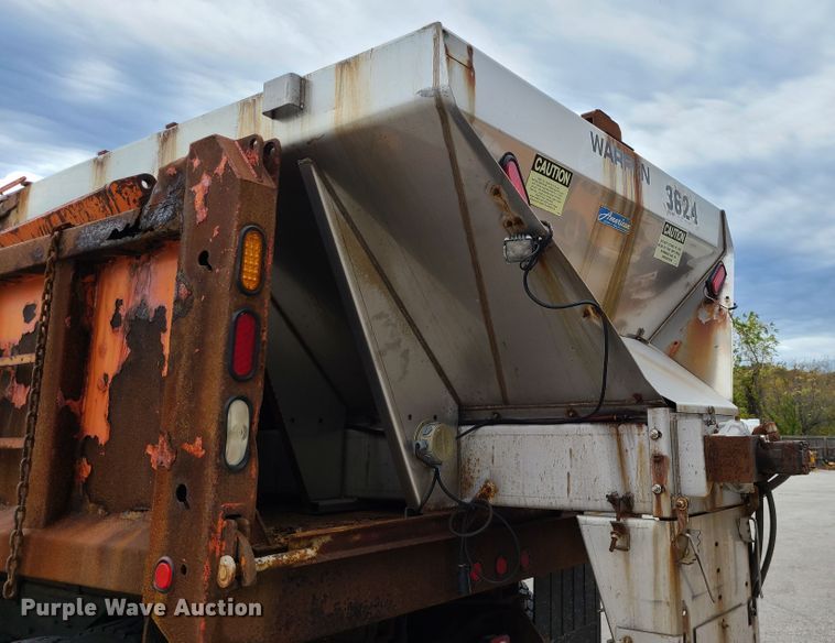 image for item EZ9212 2006 International 7300  dump truck