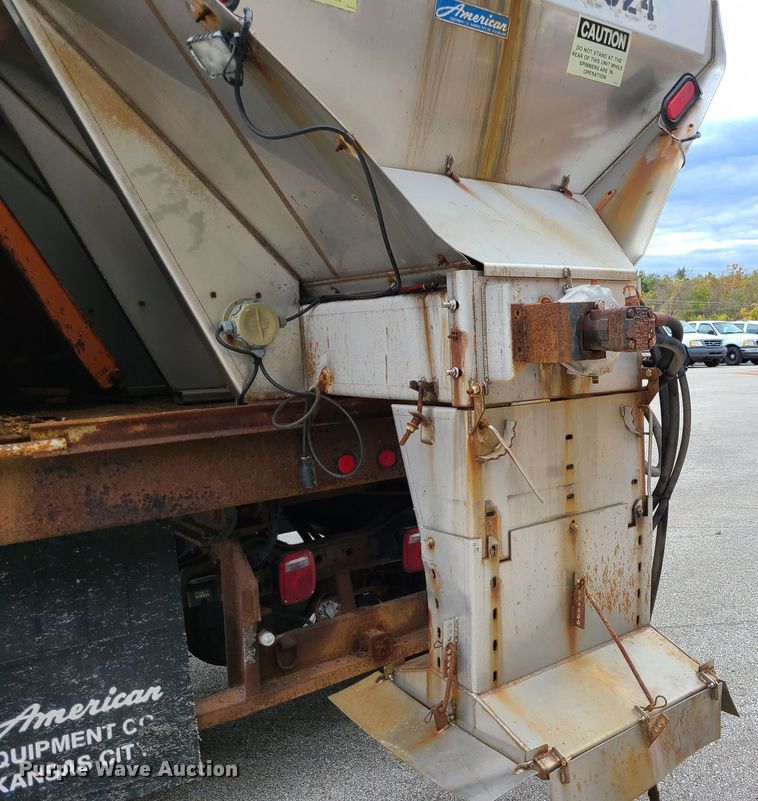 image for item EZ9212 2006 International 7300  dump truck