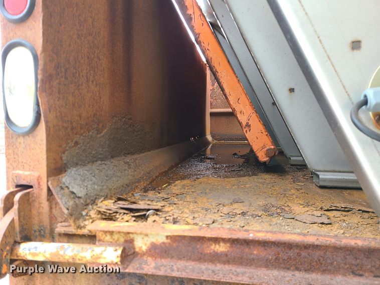 image for item EZ9212 2006 International 7300  dump truck