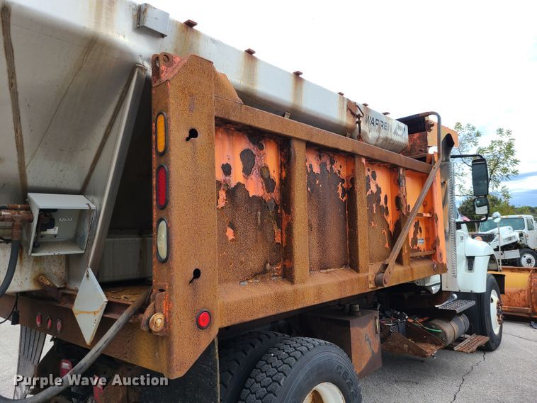 image for item EZ9212 2006 International 7300  dump truck