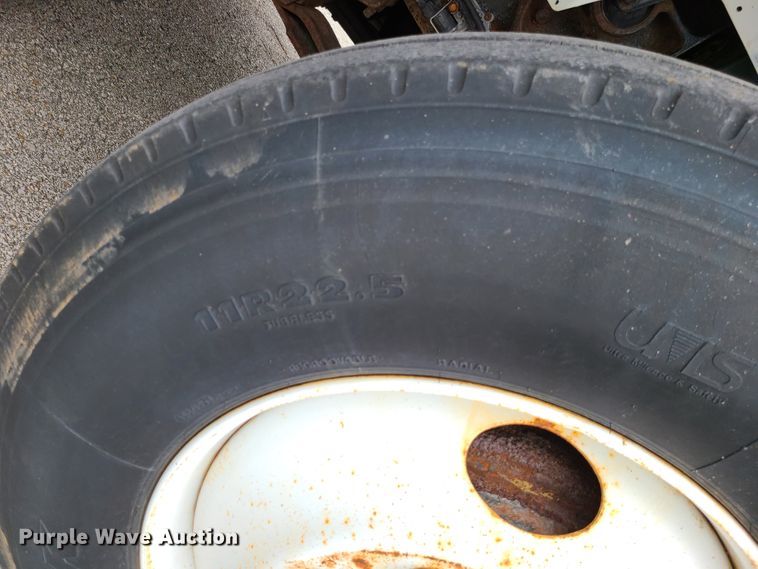 image for item EZ9212 2006 International 7300  dump truck