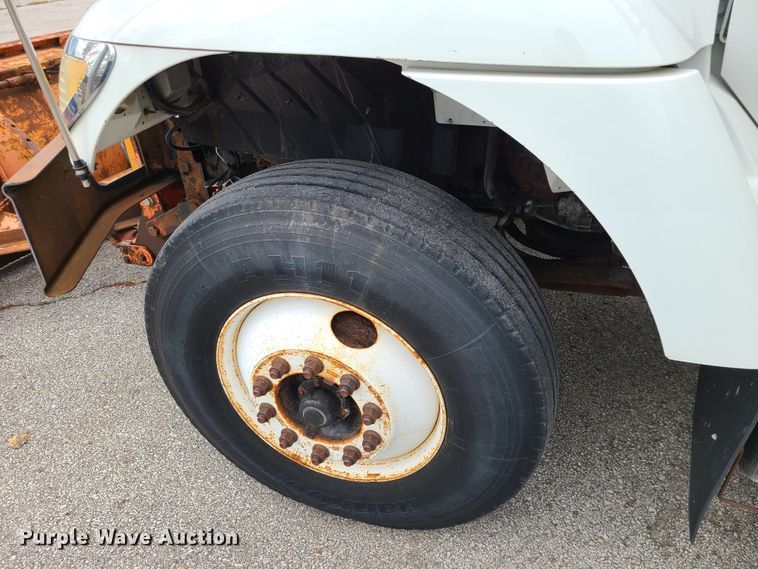 image for item EZ9212 2006 International 7300  dump truck