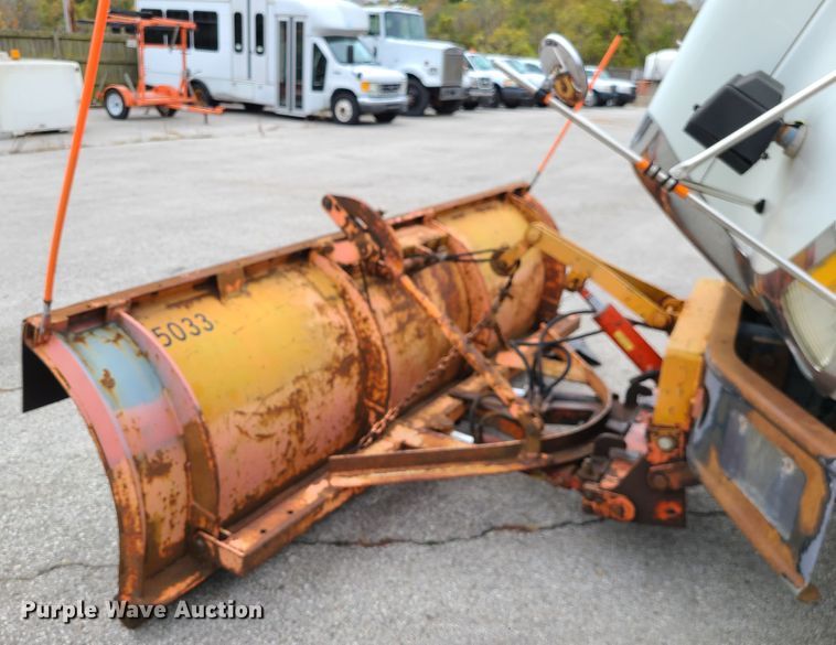 image for item EZ9212 2006 International 7300  dump truck