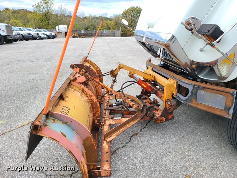 image for item EZ9212 2006 International 7300  dump truck