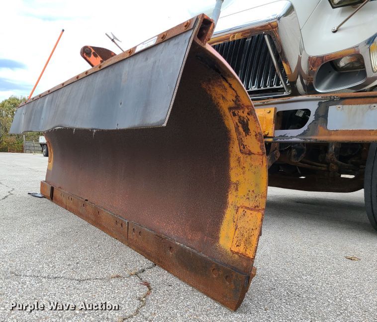 image for item EZ9212 2006 International 7300  dump truck