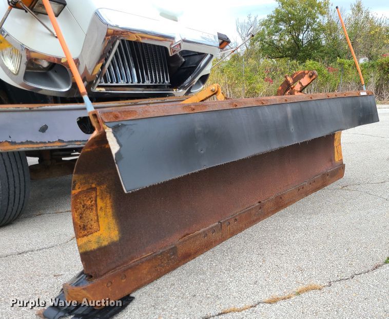 image for item EZ9212 2006 International 7300  dump truck