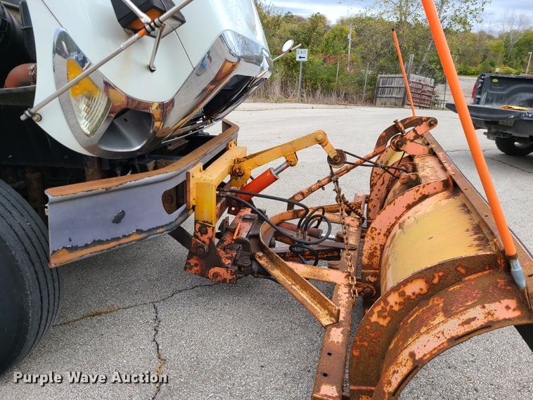 image for item EZ9212 2006 International 7300  dump truck