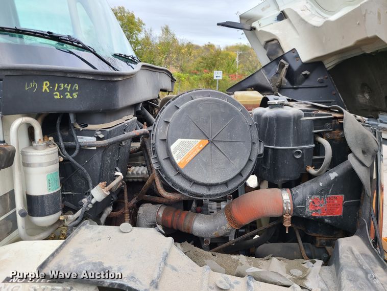 image for item EZ9212 2006 International 7300  dump truck