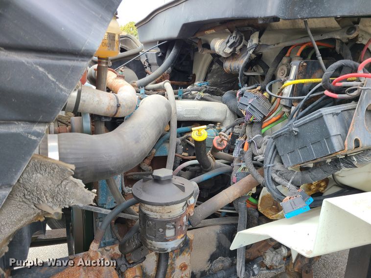 image for item EZ9212 2006 International 7300  dump truck