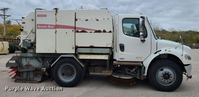 image for item EZ9213 2006 Freightliner Business Class M2 106  street sweeper truck