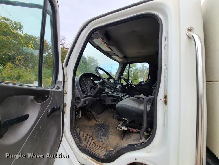 image for item EZ9213 2006 Freightliner Business Class M2 106  street sweeper truck