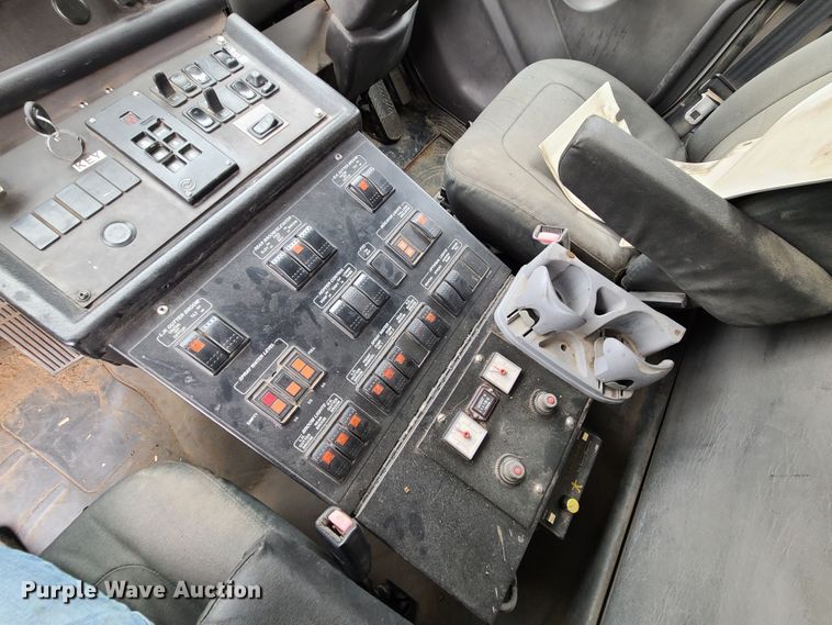 image for item EZ9213 2006 Freightliner Business Class M2 106  street sweeper truck