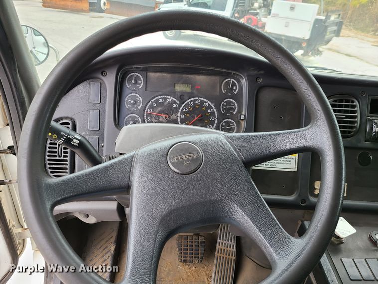 image for item EZ9213 2006 Freightliner Business Class M2 106  street sweeper truck