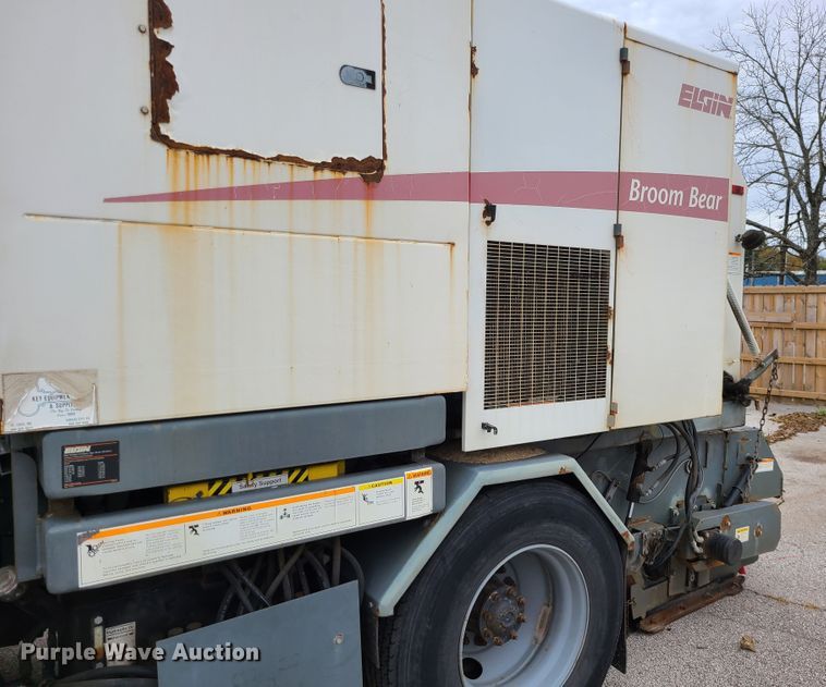 image for item EZ9213 2006 Freightliner Business Class M2 106  street sweeper truck