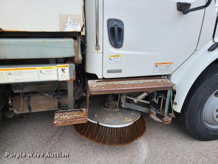 image for item EZ9213 2006 Freightliner Business Class M2 106  street sweeper truck