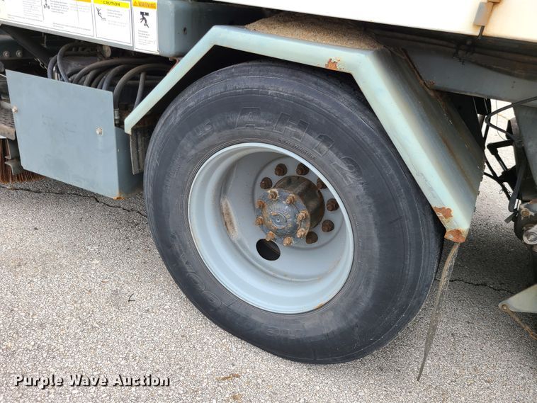 image for item EZ9213 2006 Freightliner Business Class M2 106  street sweeper truck