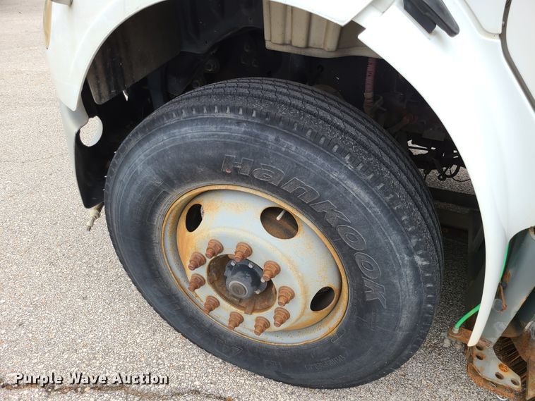 image for item EZ9213 2006 Freightliner Business Class M2 106  street sweeper truck