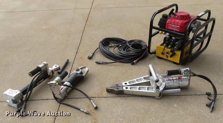 image for item FP9430 Amkus Rescue Systems  rescue tool set