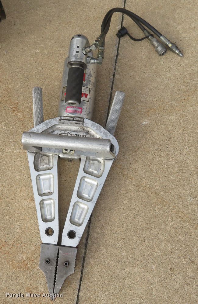 image for item FP9430 Amkus Rescue Systems  rescue tool set