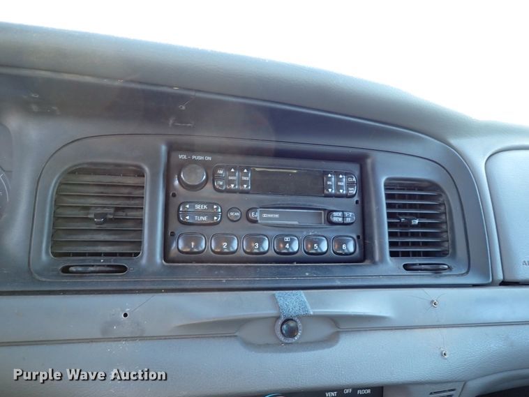 image for item IC9572 2003 Ford Crown Victoria Police Interceptor