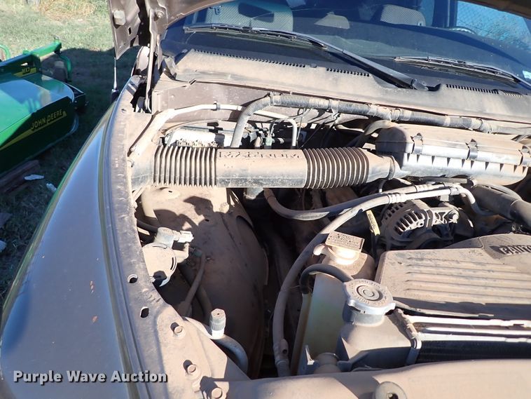 image for item IC9576 2001 Dodge Ram 1500  Club Cab pickup truck