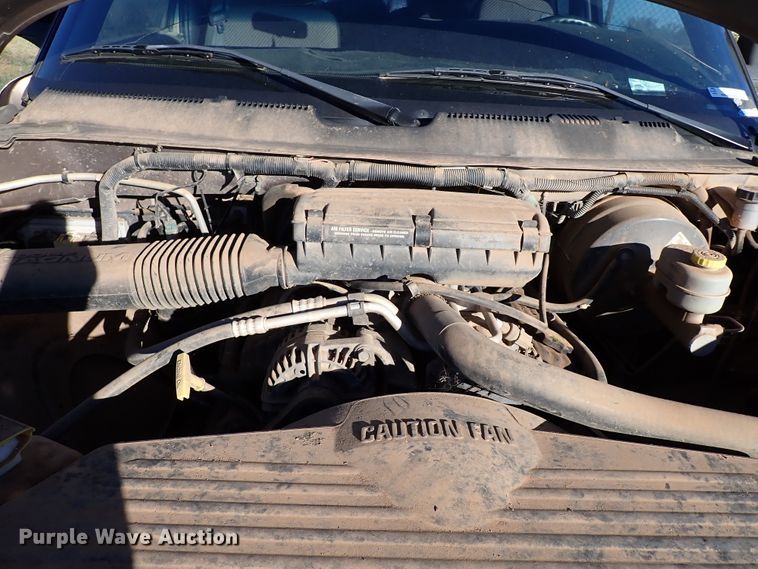 image for item IC9576 2001 Dodge Ram 1500  Club Cab pickup truck