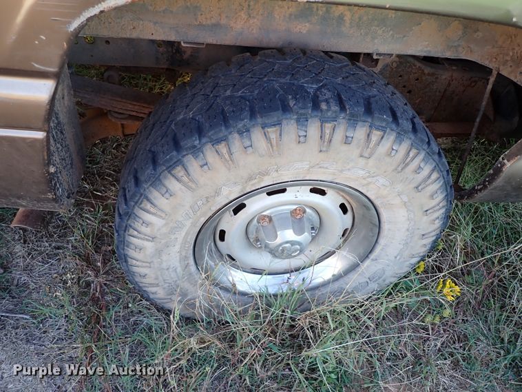 image for item IC9576 2001 Dodge Ram 1500  Club Cab pickup truck