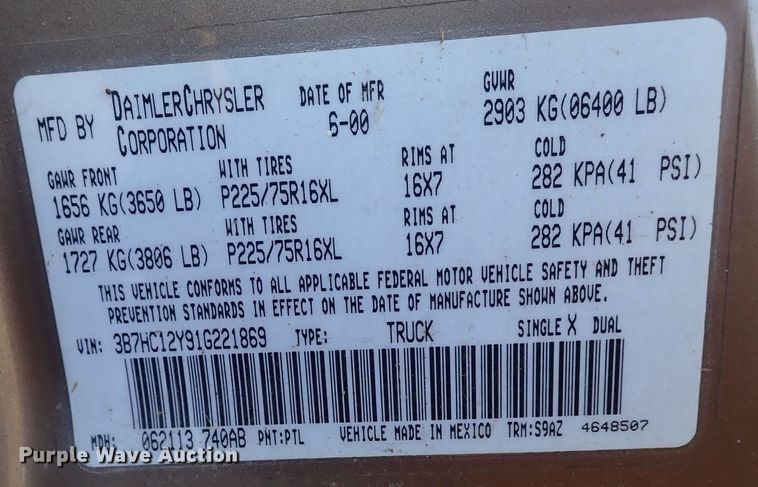 image for item IC9576 2001 Dodge Ram 1500  Club Cab pickup truck