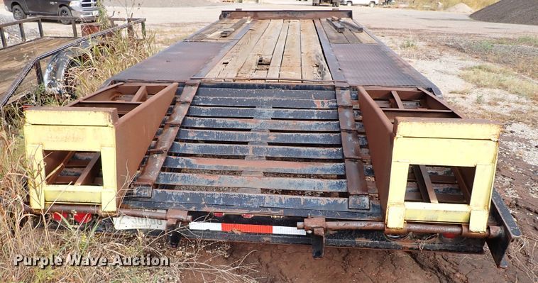 image for item IC9577 2000 Central PNTL  equipment trailer
