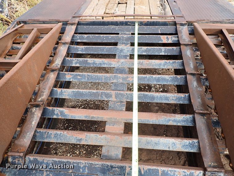 image for item IC9577 2000 Central PNTL  equipment trailer